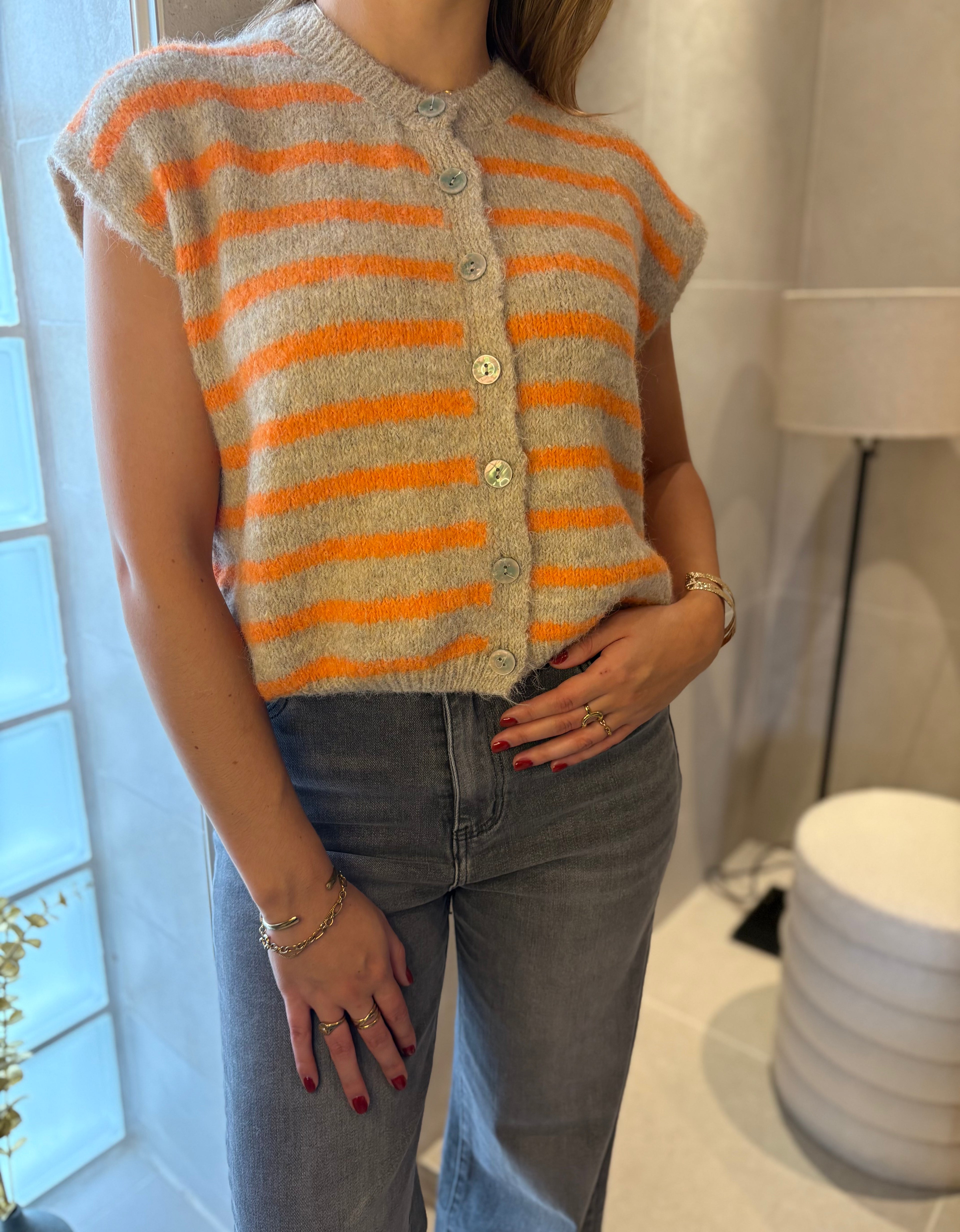 Striped Sleeveless Pull