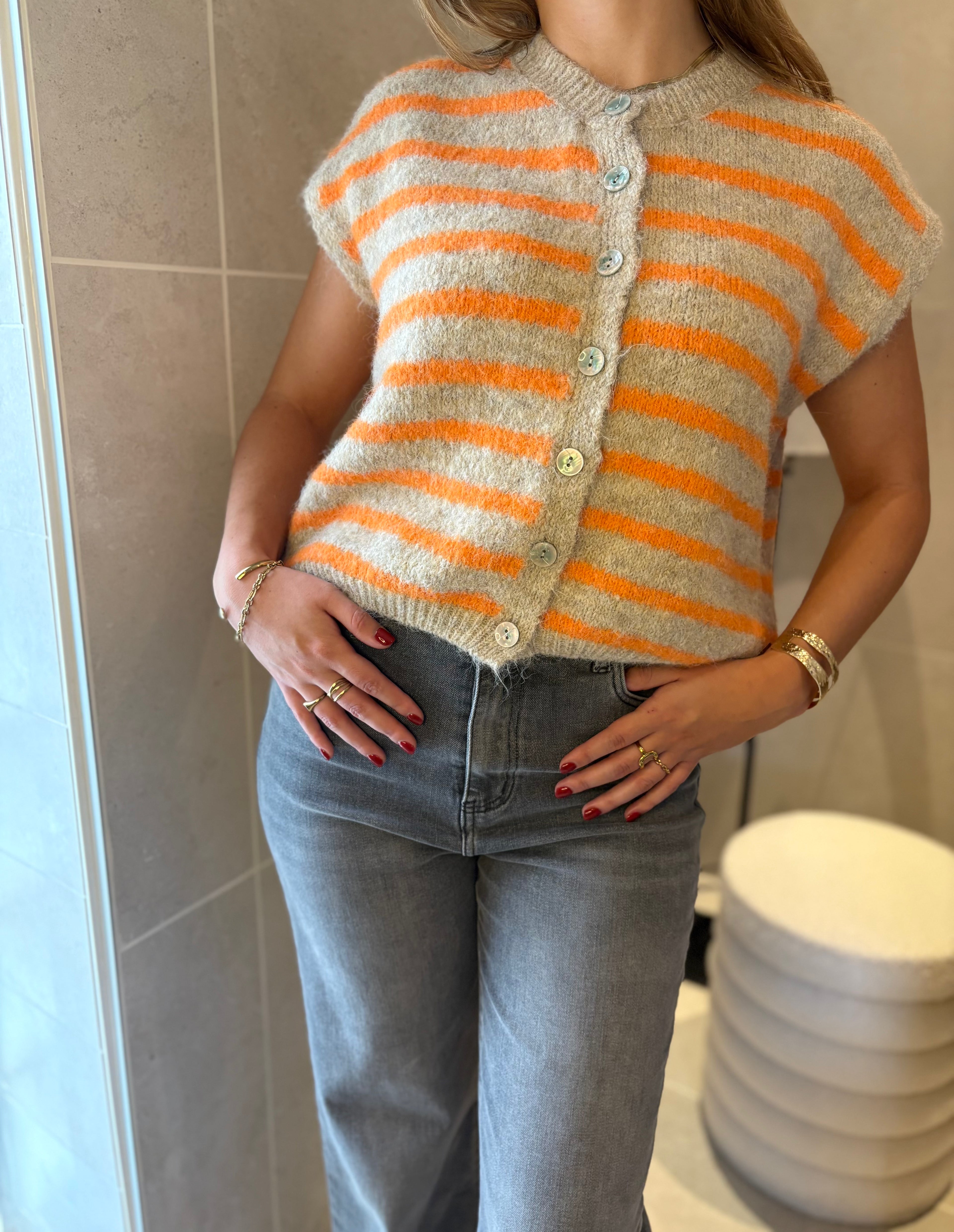 Striped Sleeveless Pull